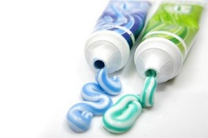 Использование зубной пасты для полировки фар